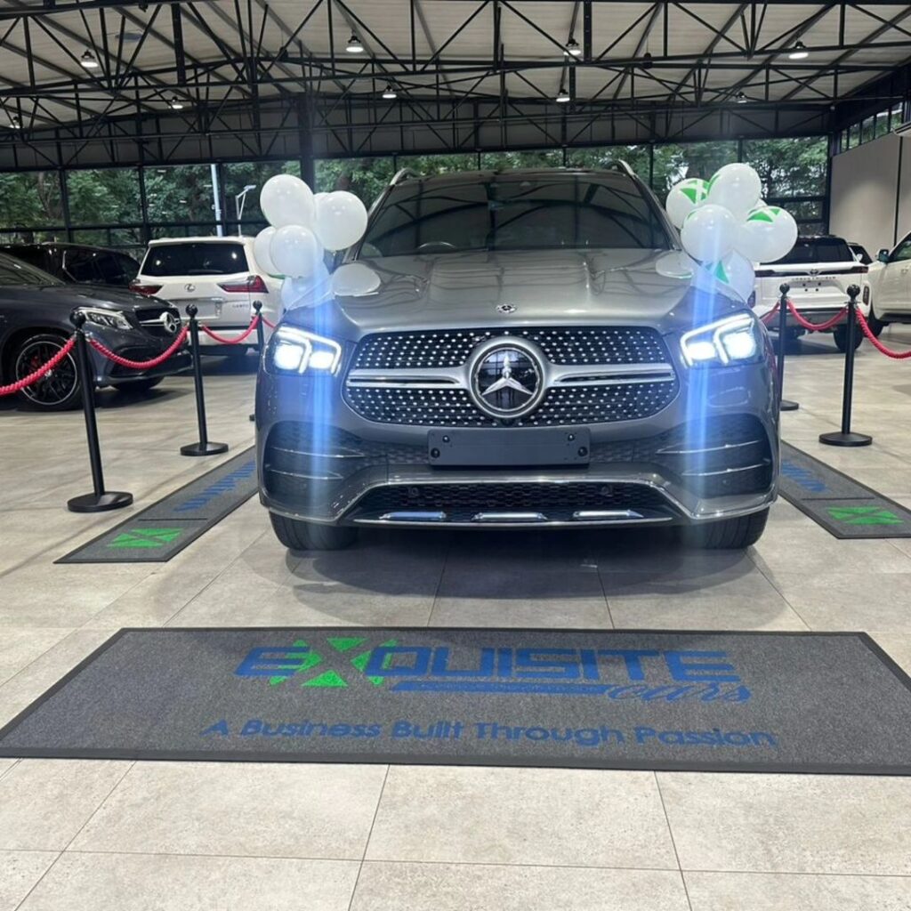 Wicknell Chivayo Gifts Sungura King Macheso a 2022 Mercedes-Benz GLE400d